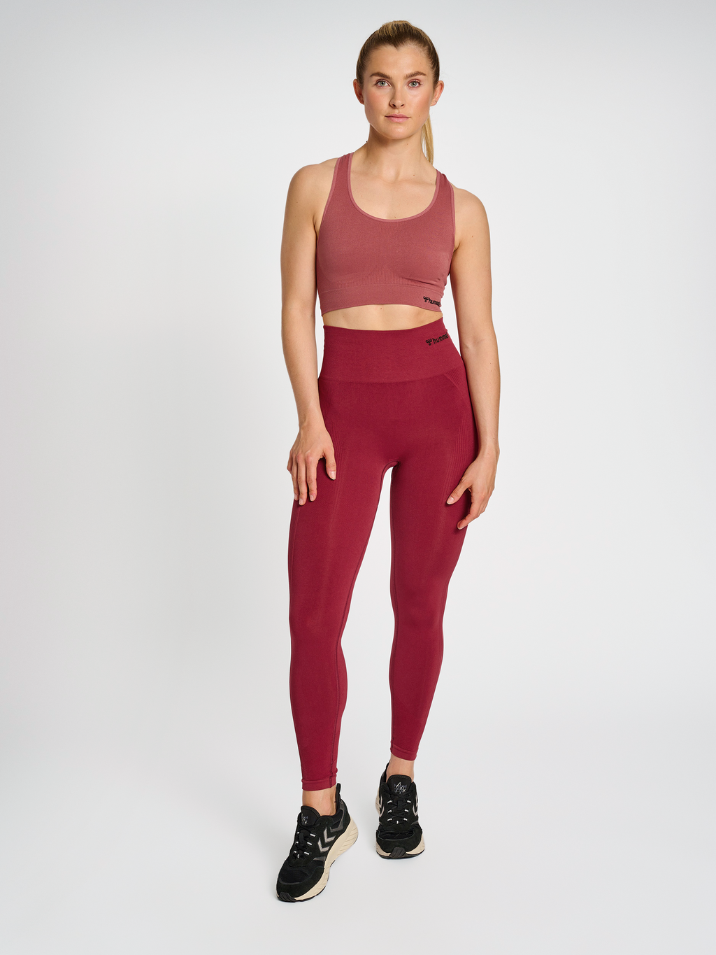 hmlTIF SEAMLESS SPORTS TOP
