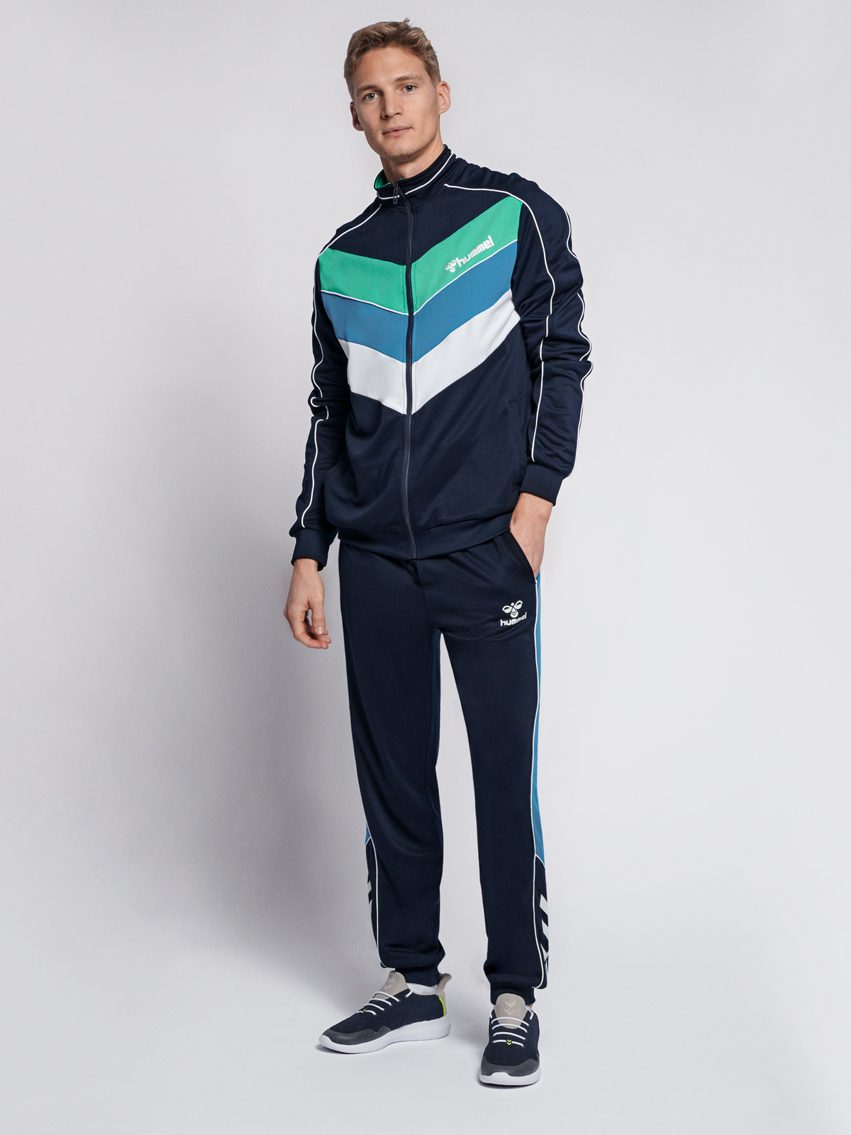 hmlLIAM ZIP JACKET