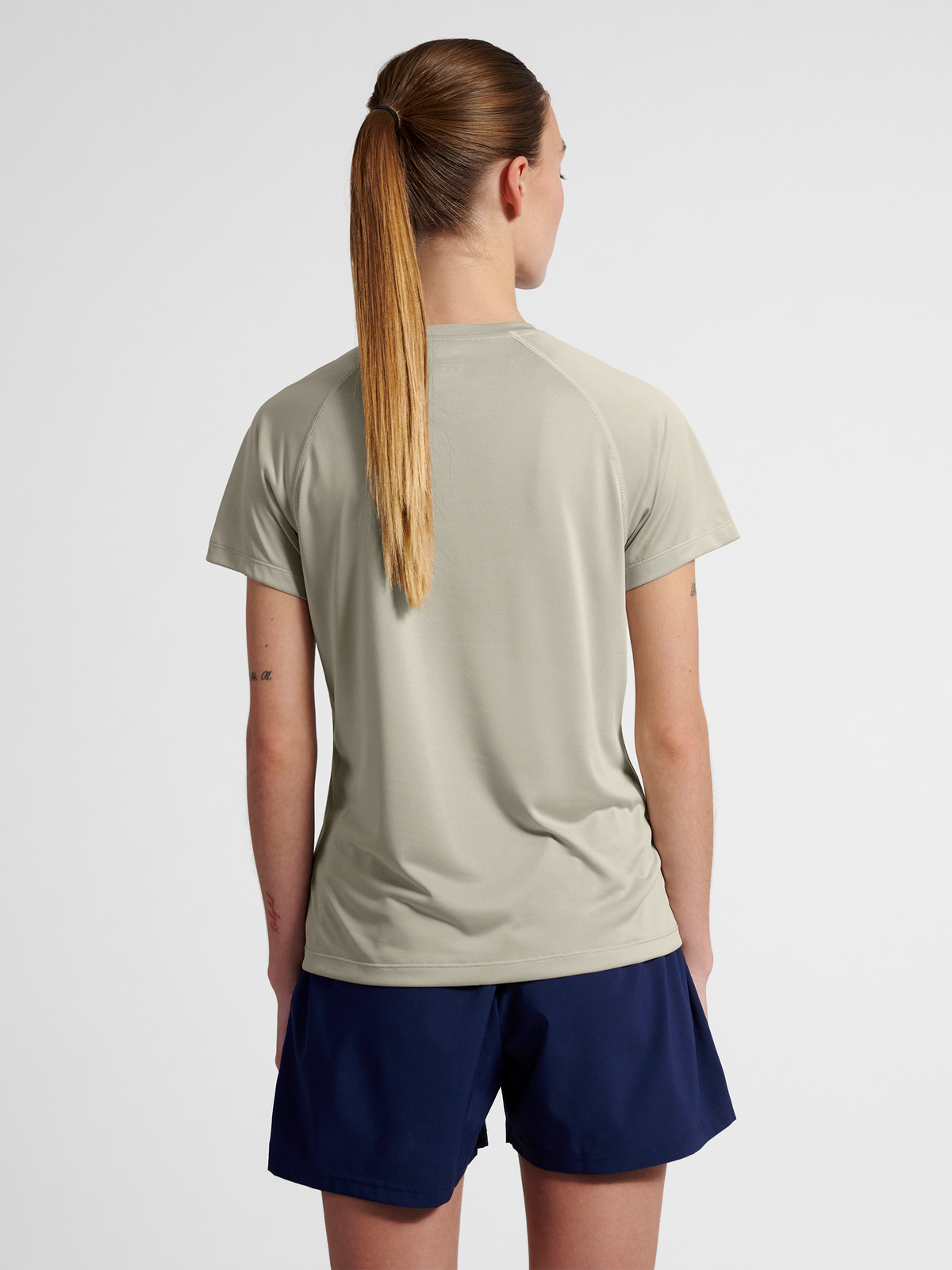 nwlBEAT W T-SHIRT