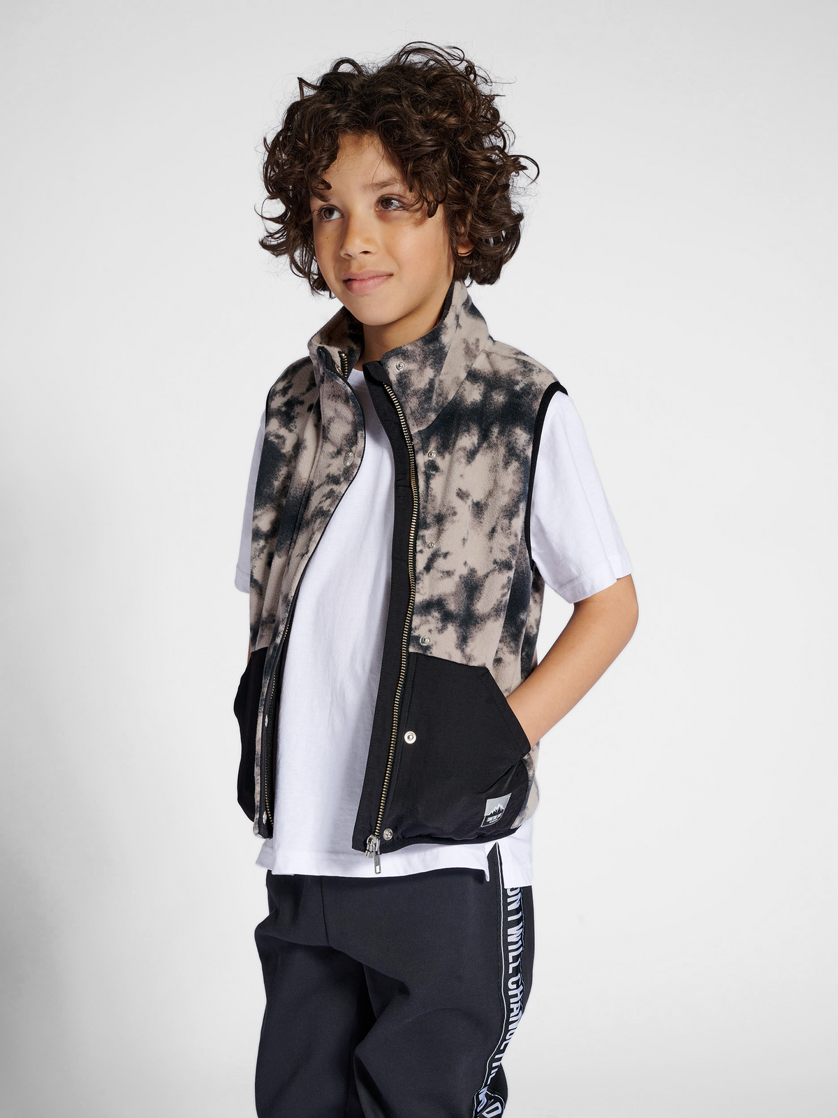 stsBASE VEST