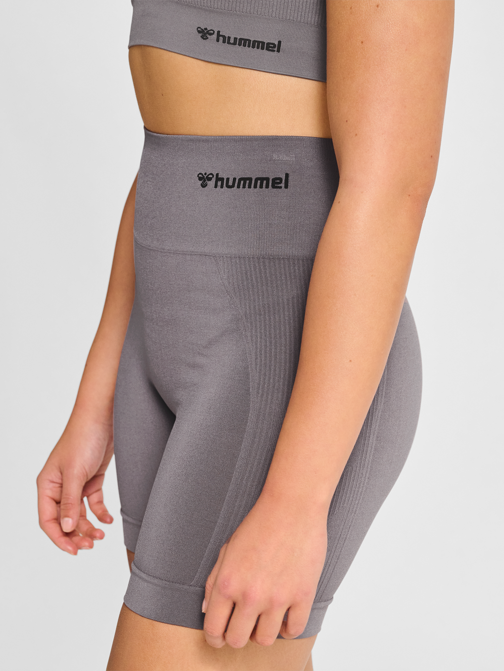 hmlTIF SEAMLESS SHORTS