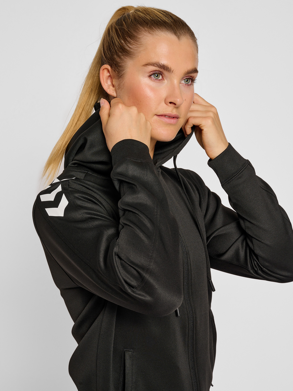hmlCORE XK POLY ZIP HOOD SWEAT WOMA
