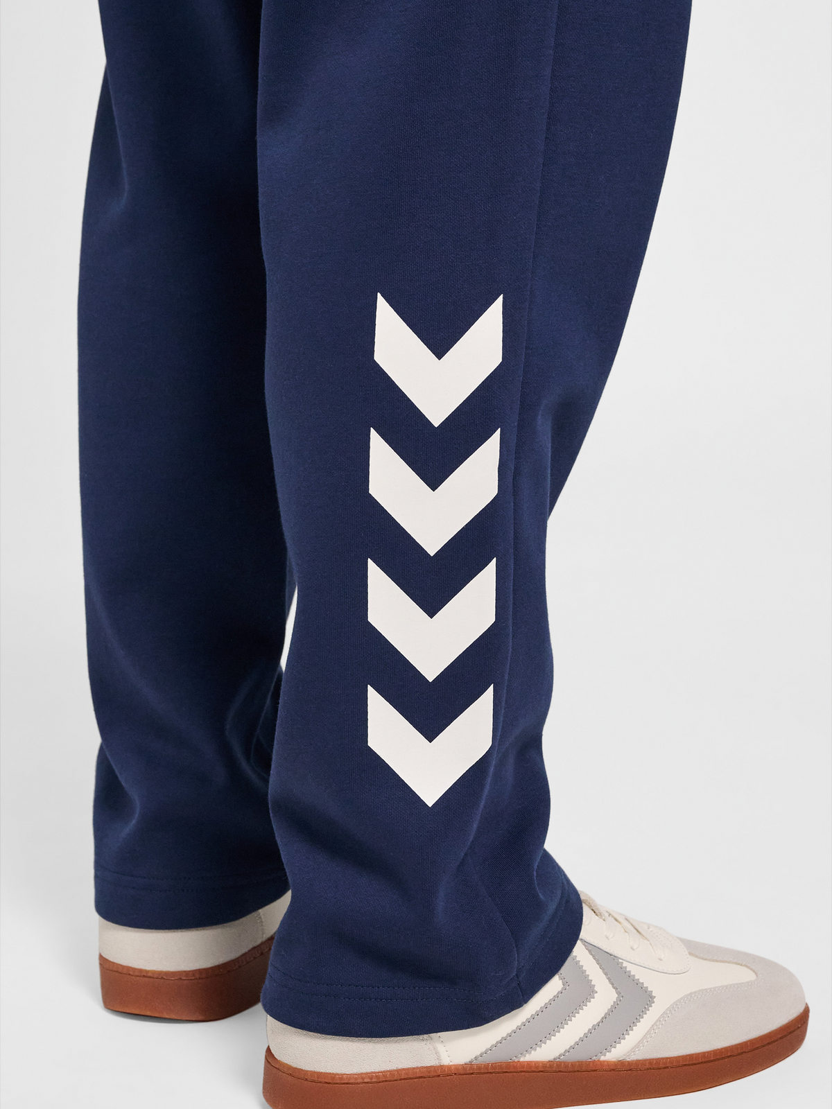 hmlSW CHEVRON ATHLETIC SWEAT PANTS