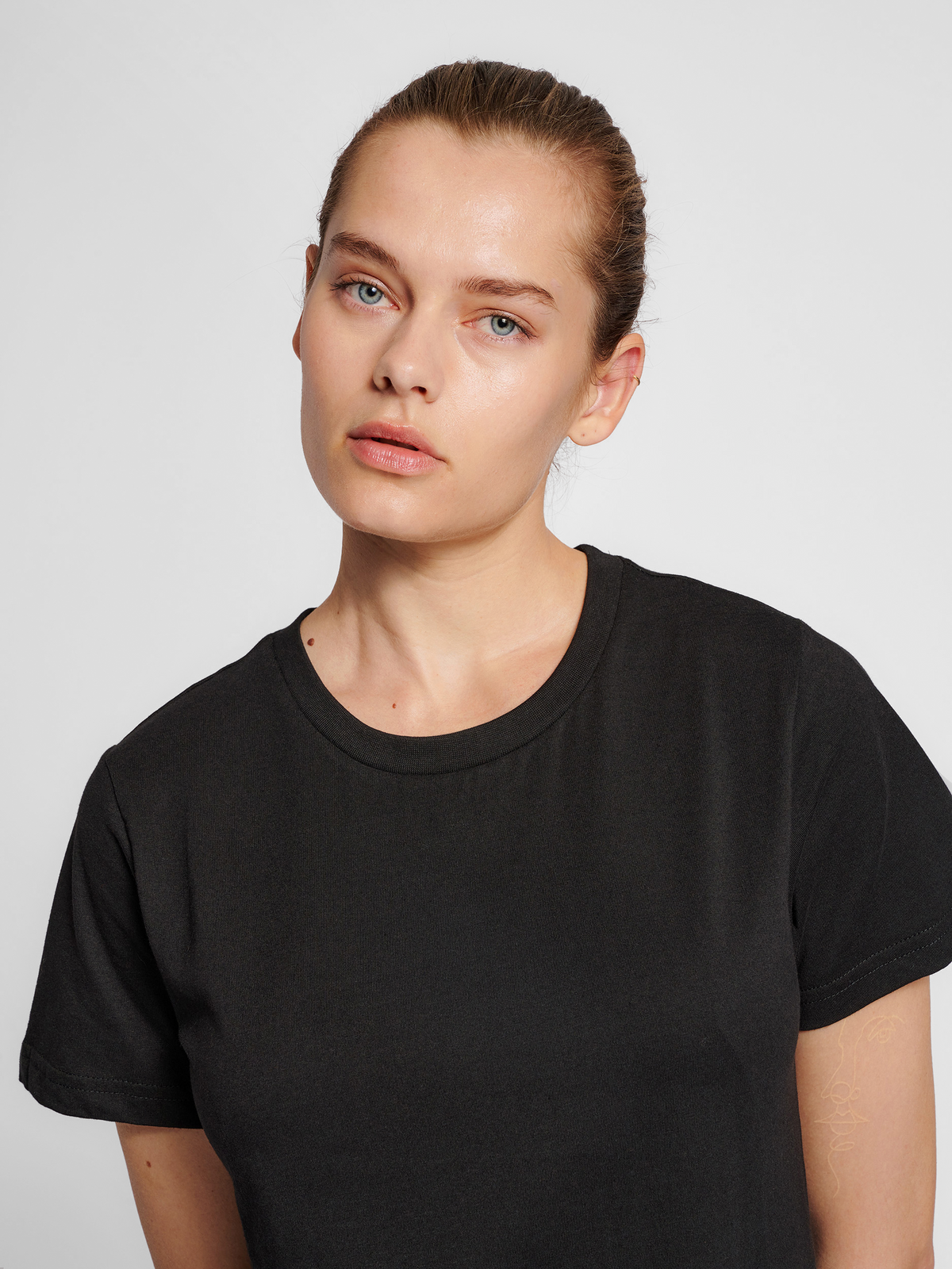 hmlRED BASIC T-SHIRT S/S WOMAN
