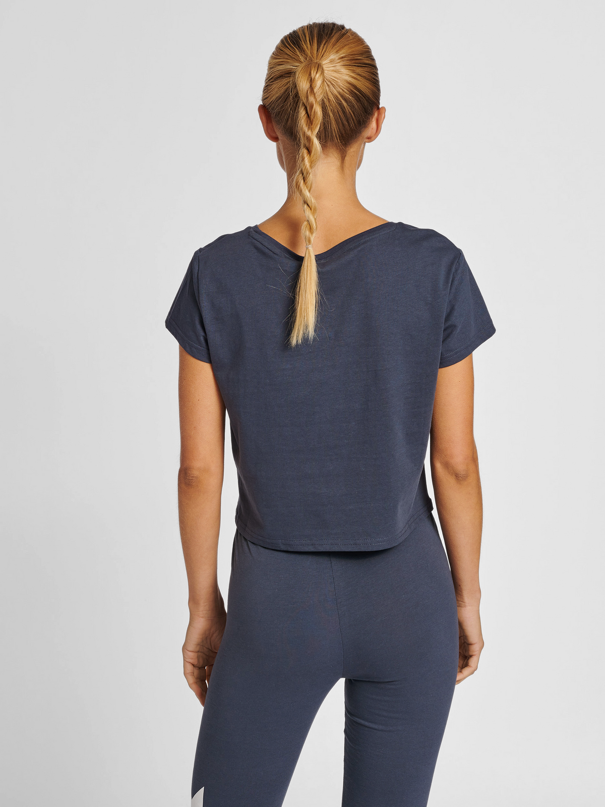 hmlLEGACY WOMAN CROPPED T-SHIRT