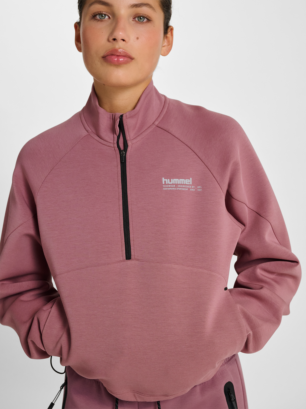 hmlTECH FLEECE WOMEN BOXY HALF ZIP