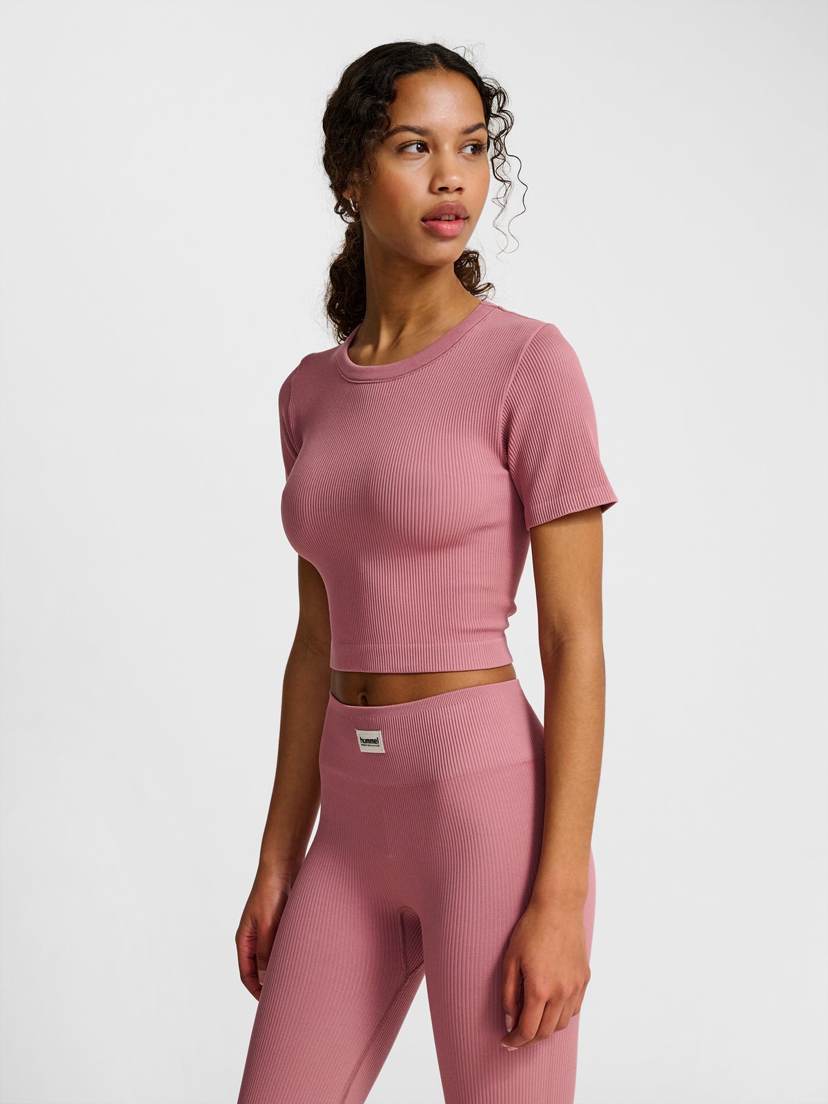 hmlPULSE SEAMLESS RIB W T-SHIRT S/S