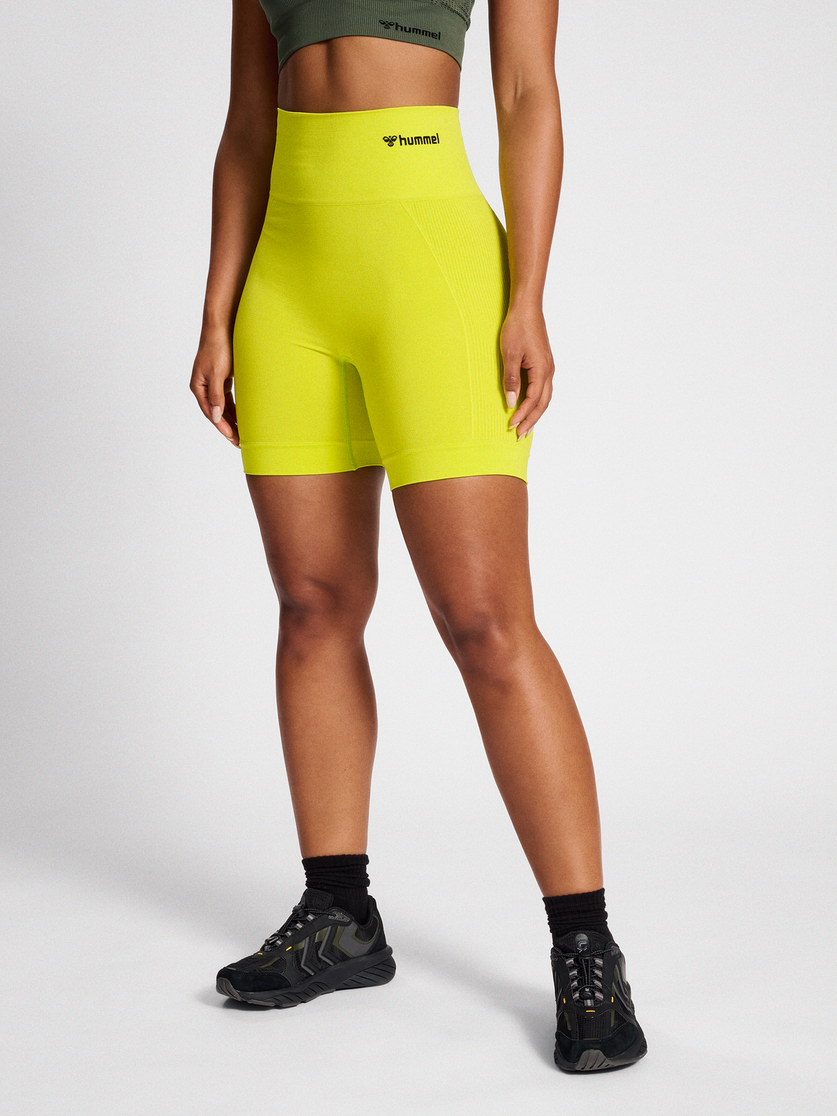 hmlTIF SEAMLESS SHORTS