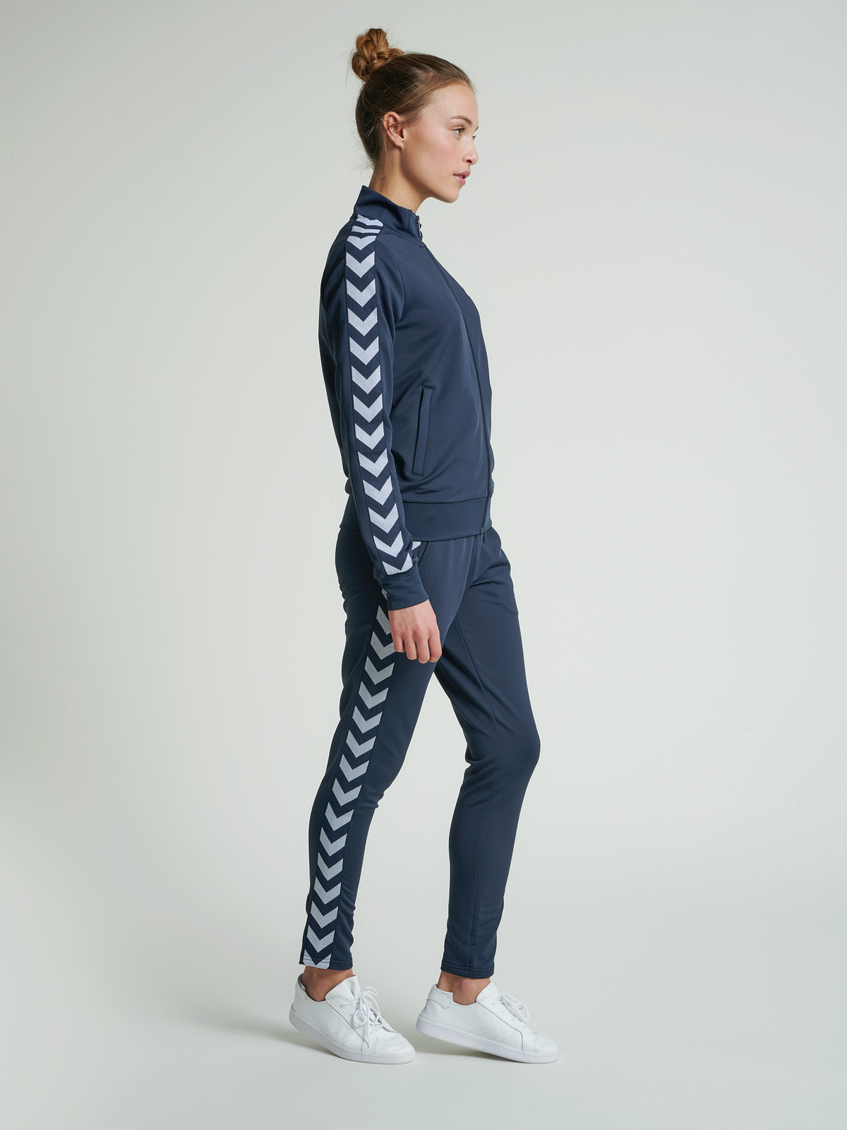 hmlNELLY 2.0 ZIP JACKET