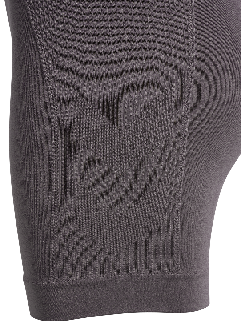 hmlTIF SEAMLESS SHORTS