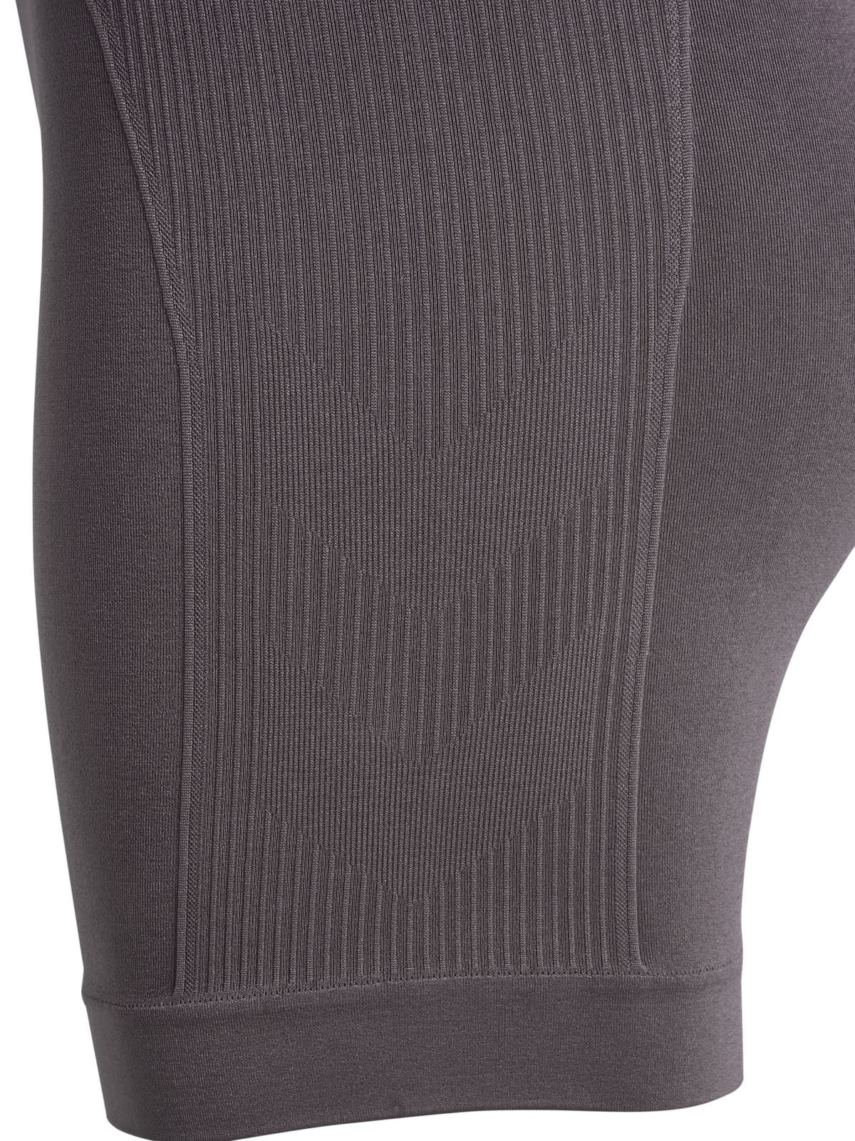 hmlTIF SEAMLESS SHORTS