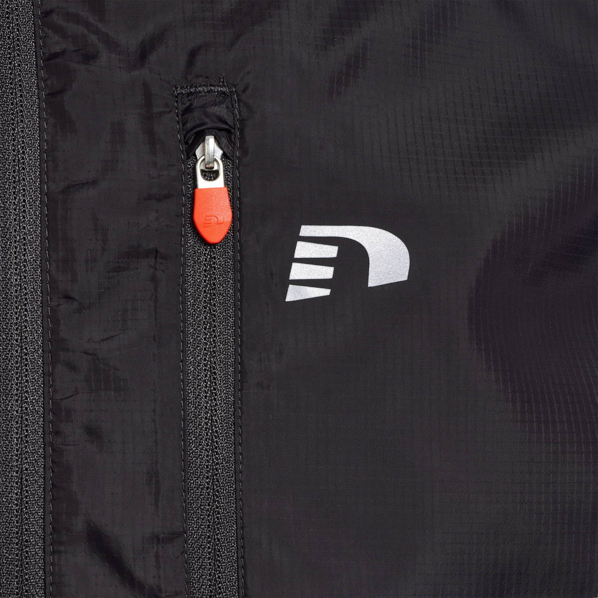 MEN PACKABLE TECH GILET