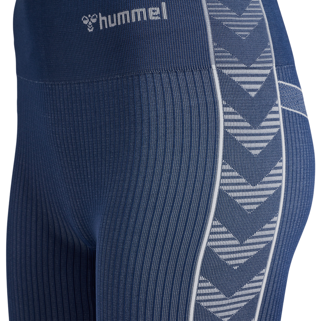hmlMT BLAZE SEAMLESS MW SHORTS