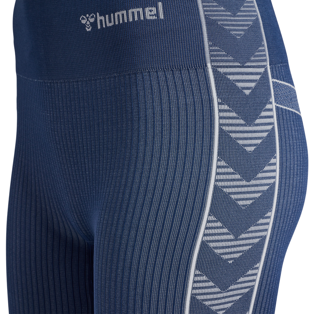 hmlMT BLAZE SEAMLESS MW SHORTS