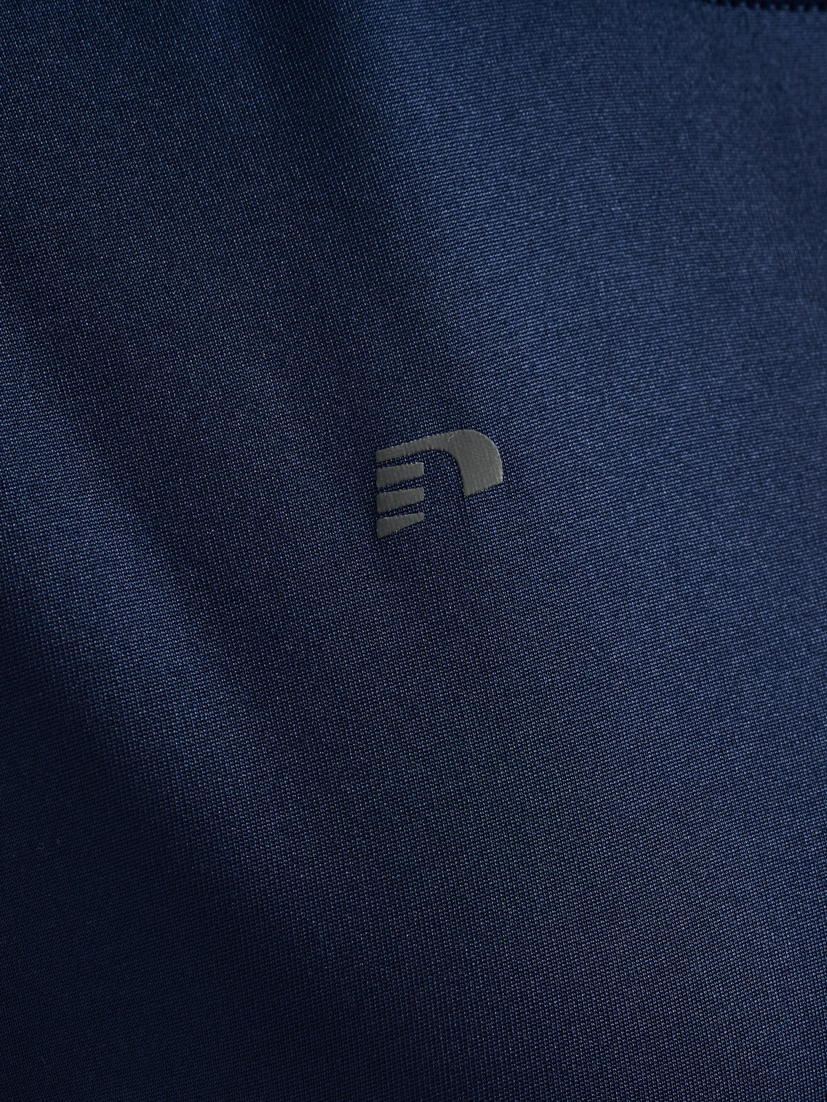 nwlBEAT W T-SHIRT